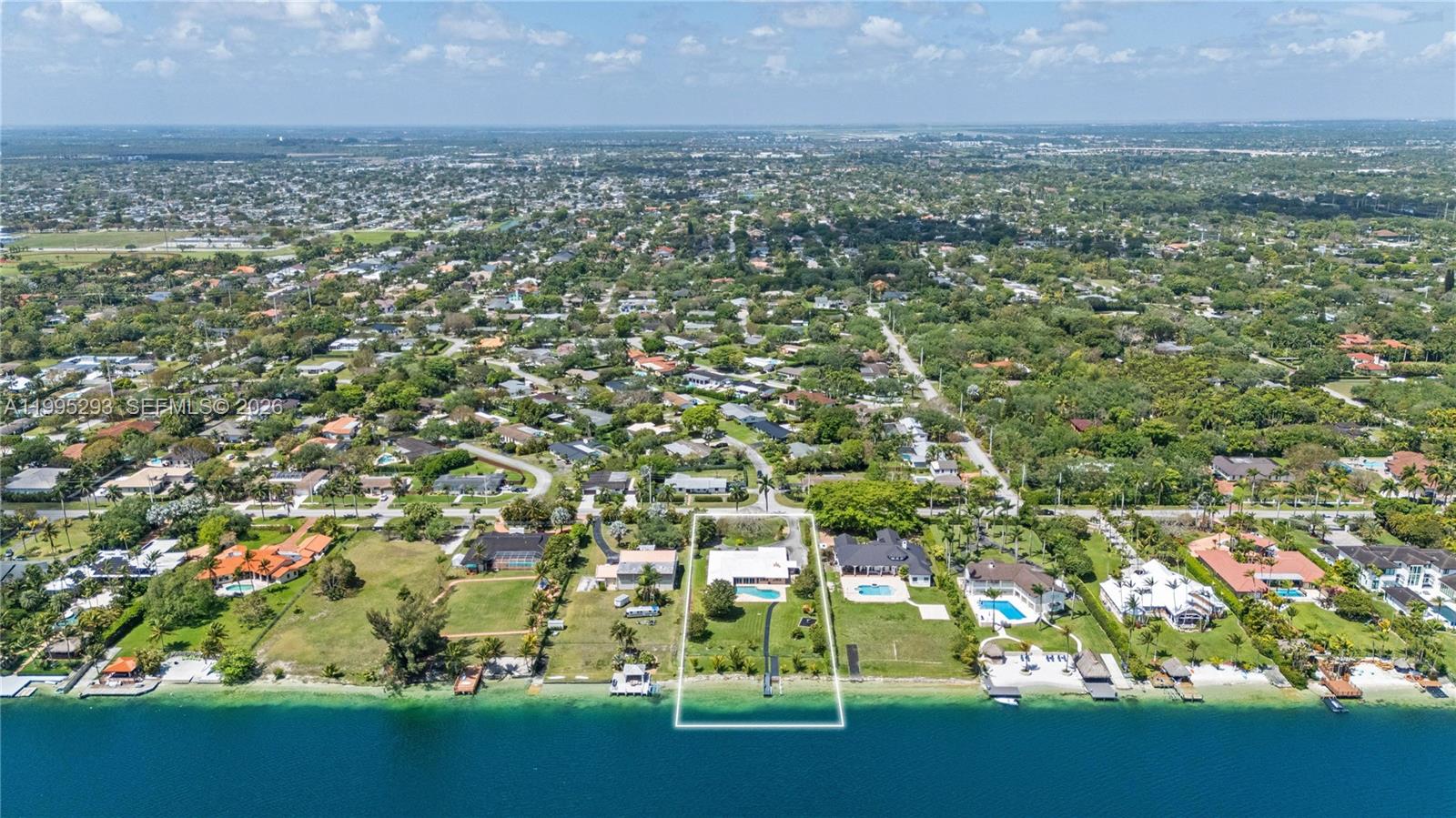 14021 SW 97th Ave Miami, FL 33176