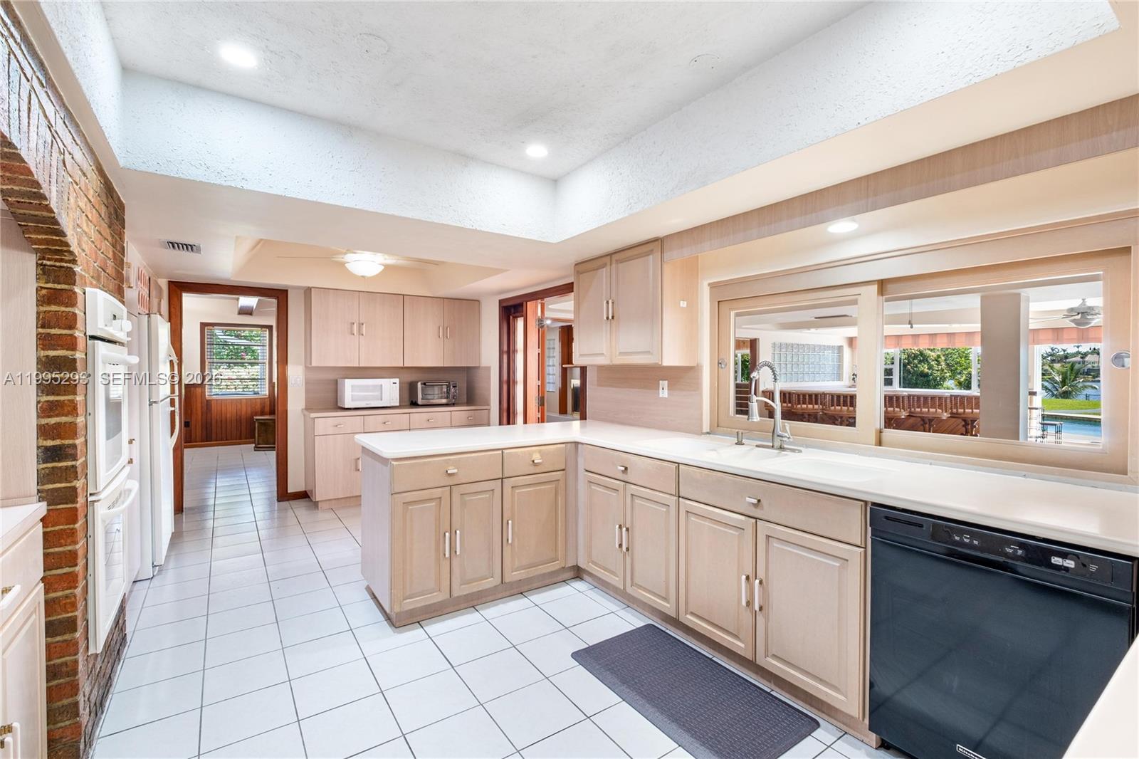 14021 SW 97th Ave Miami, FL 33176