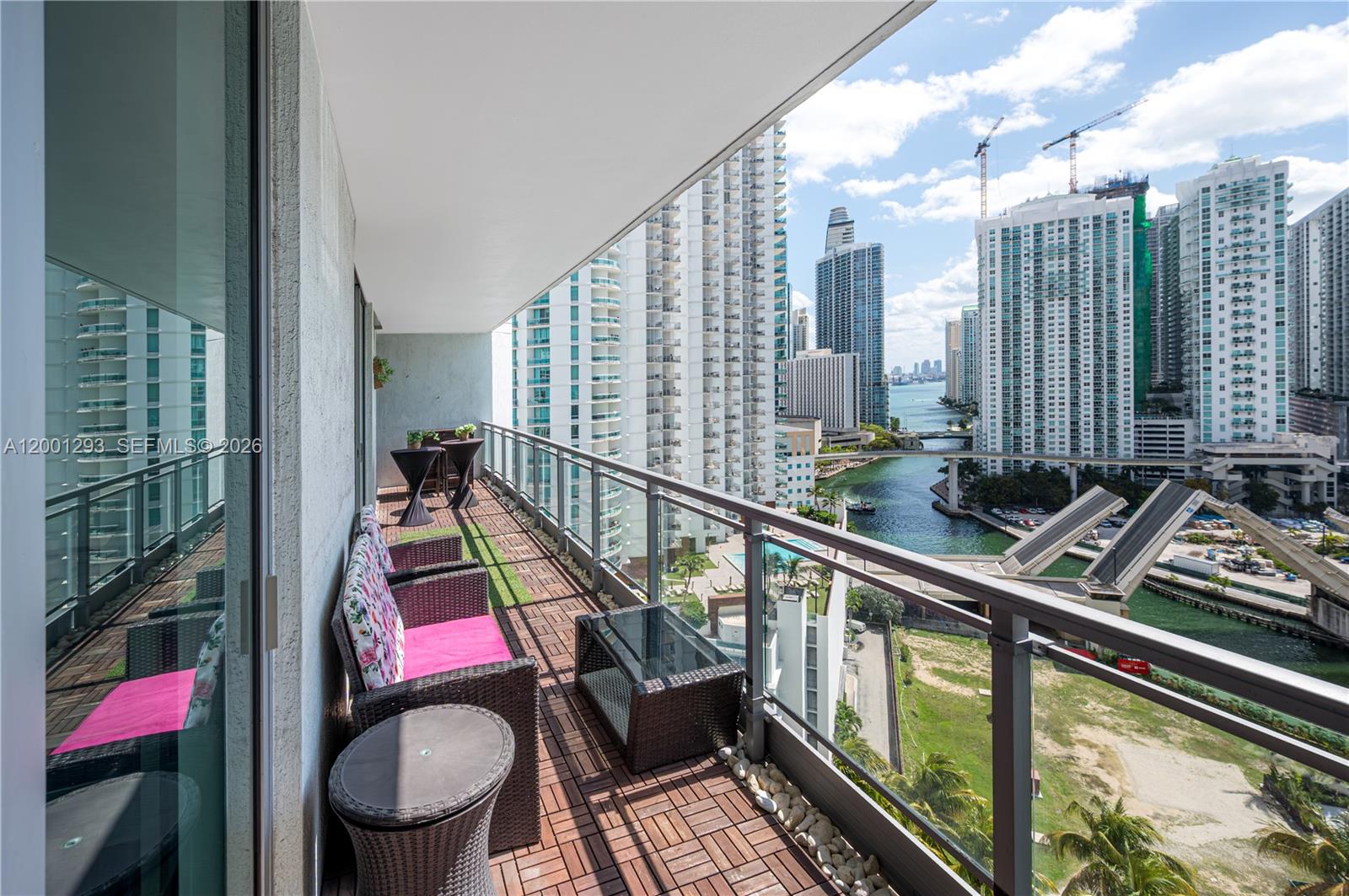 image The Ivy at Riverfront16