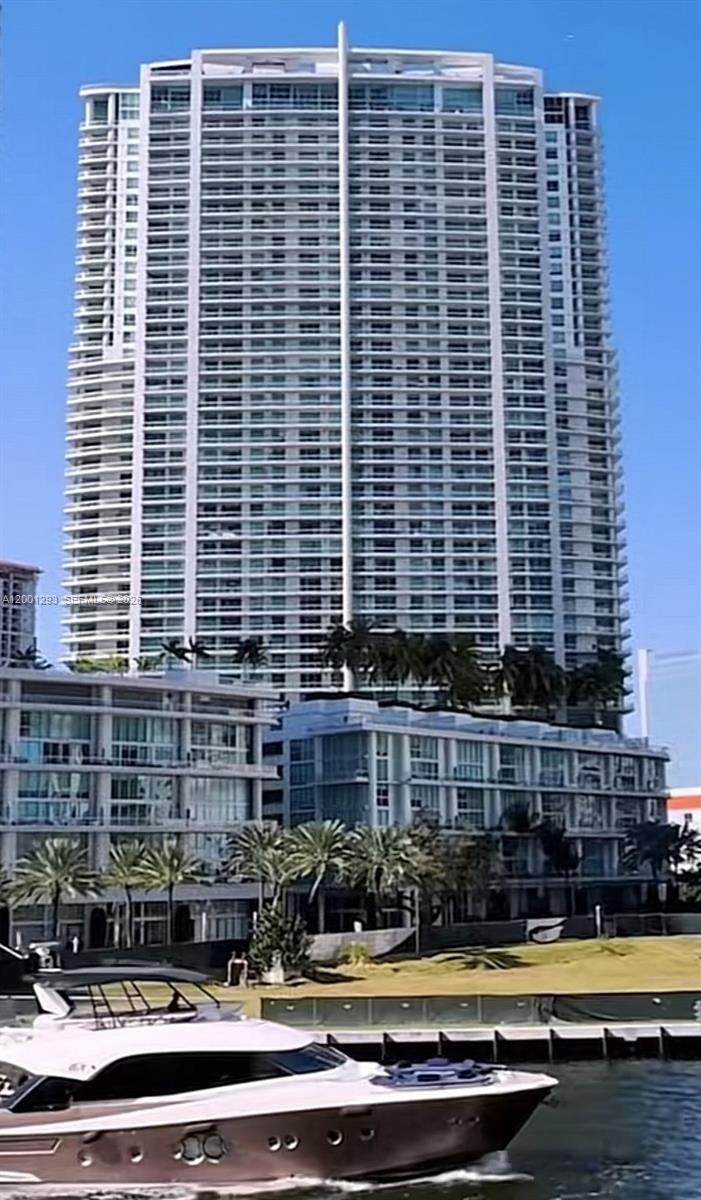 image The Ivy at Riverfront21