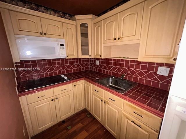 4713 NW 7th St #410-1 Miami, FL 33126