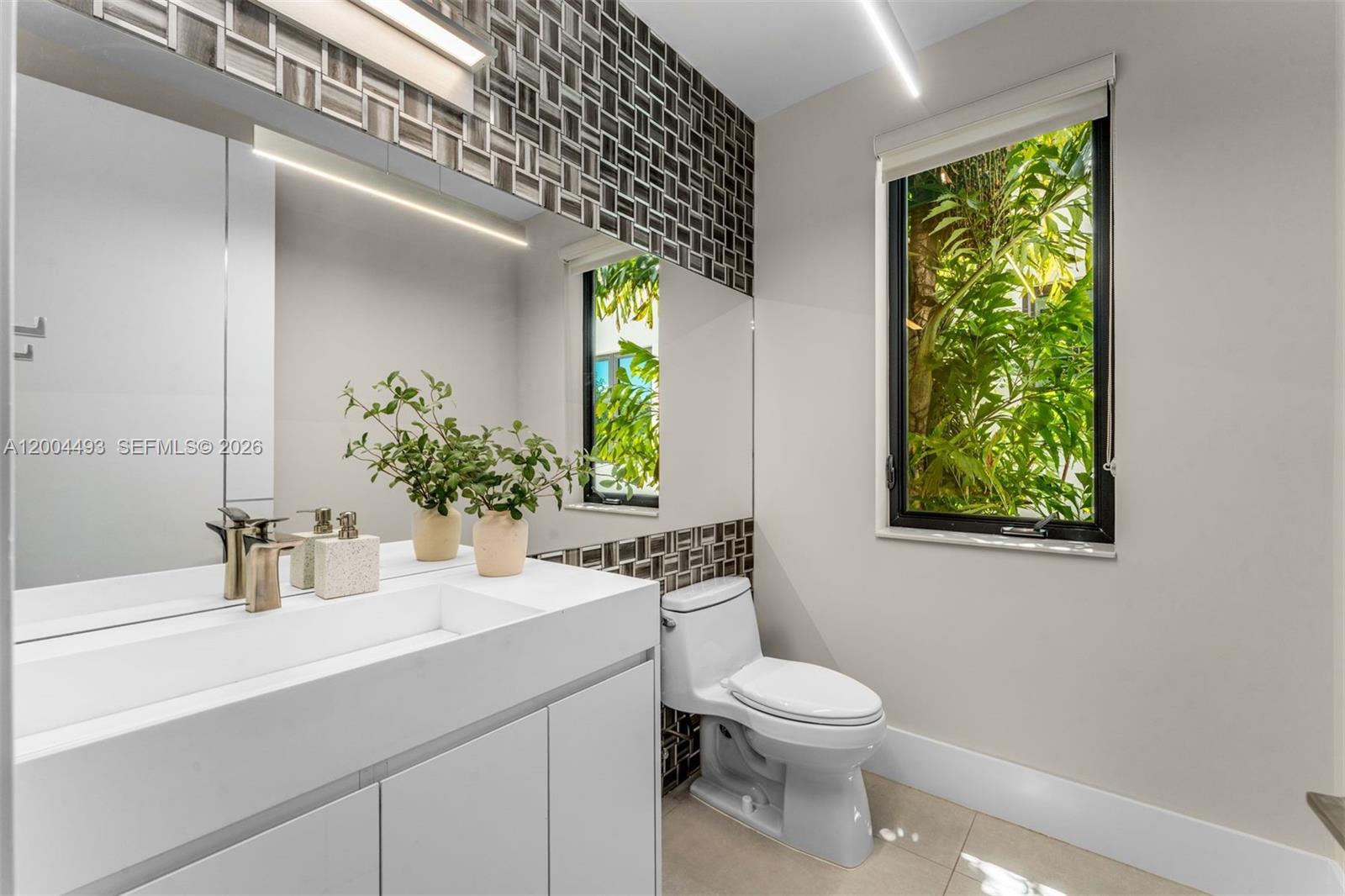 104 NE 16th Ter Fort Lauderdale, FL 33301