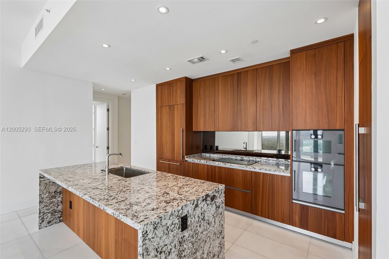 image Una Residence25