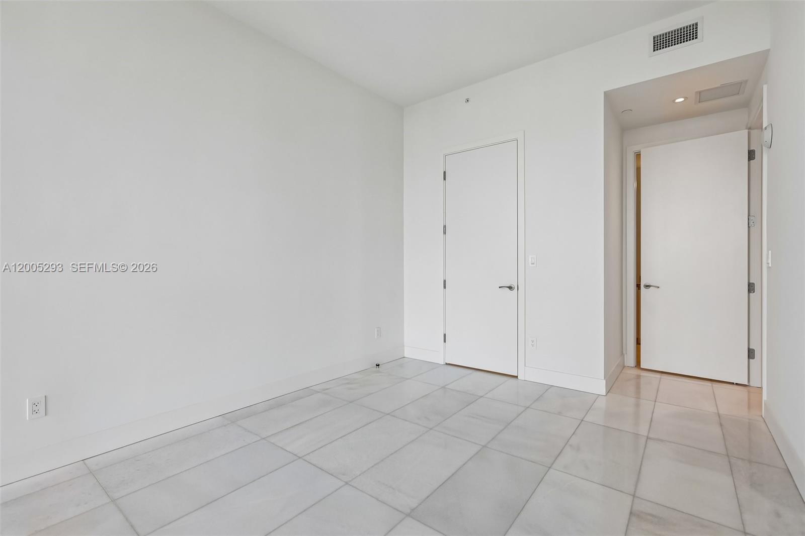 image Una Residence35