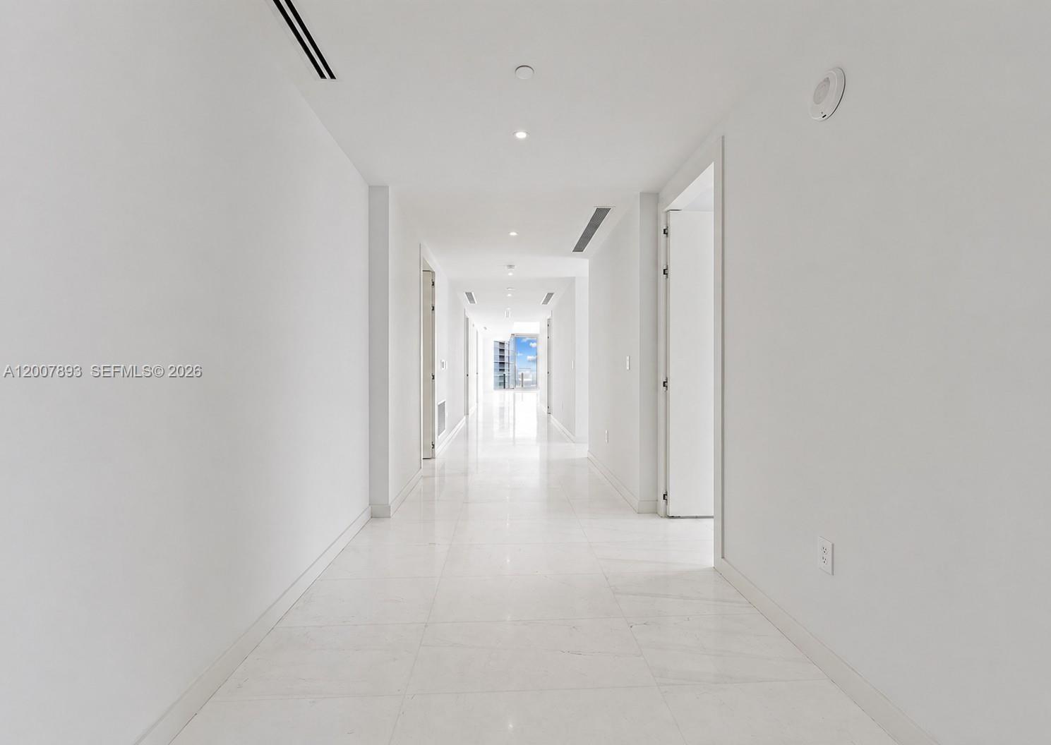 300 Biscayne Blvd Way #4201E Miami, FL 33131