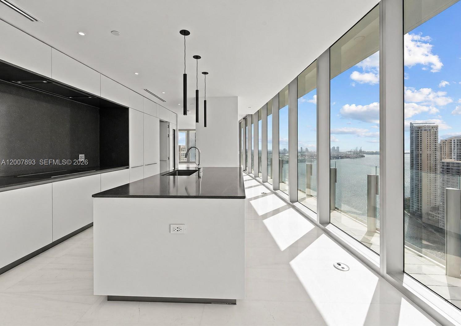300 Biscayne Blvd Way #4201E Miami, FL 33131