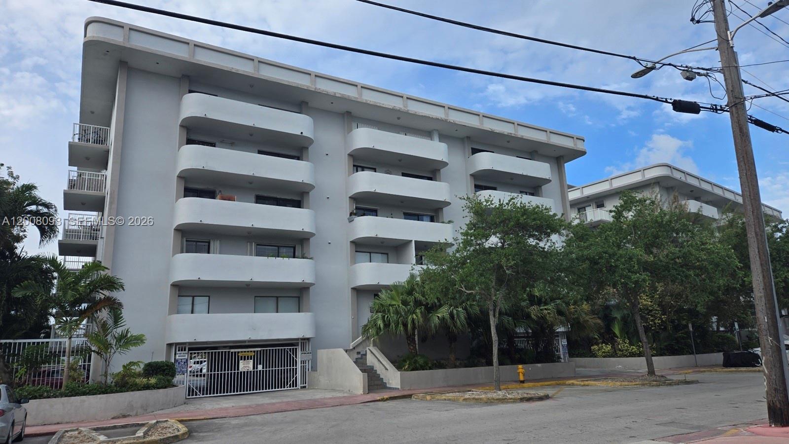 110 S Shore Dr #4E