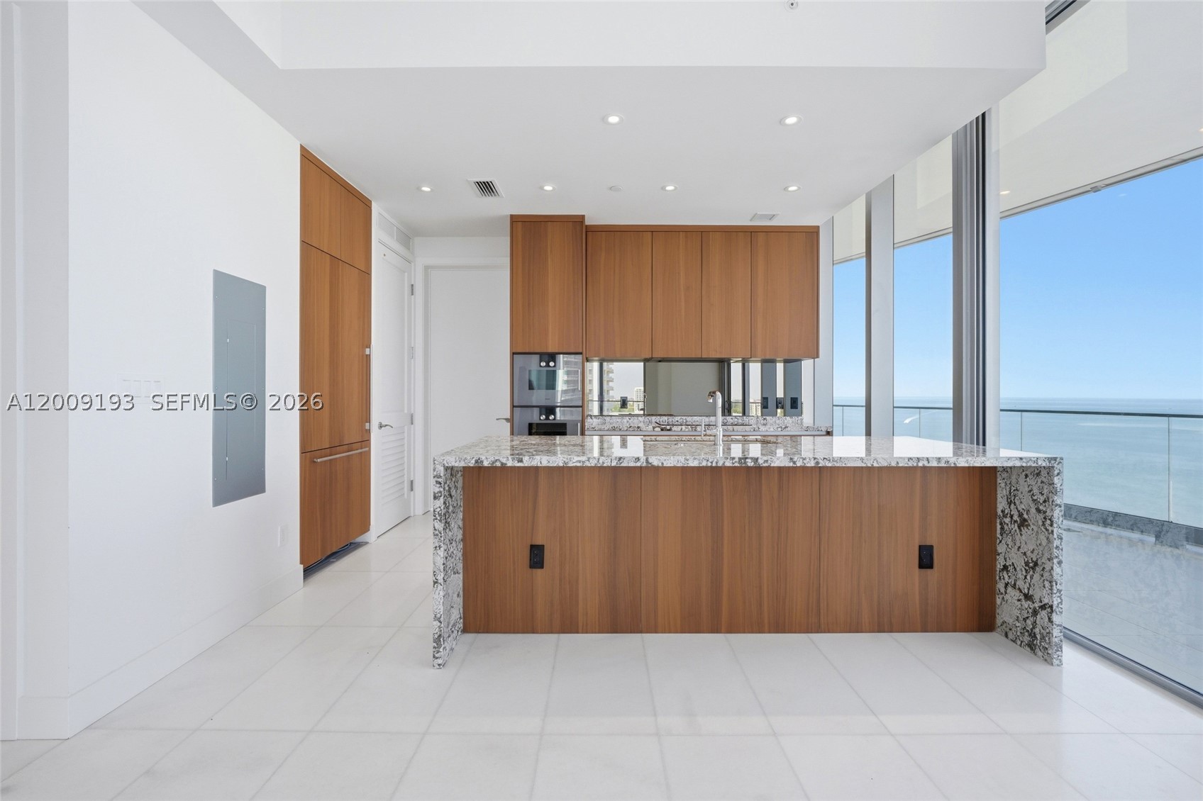 image Una Residences7