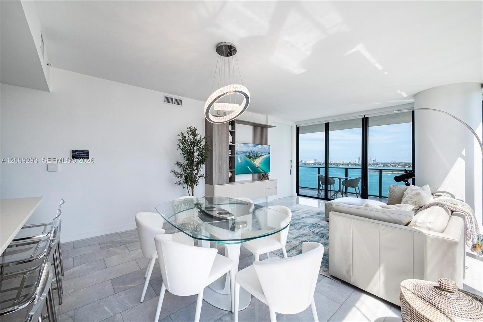 650 NE 32nd St #2101 Miami, FL 33137