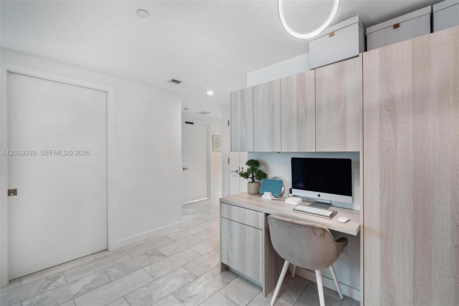 650 NE 32nd St #2101 Miami, FL 33137