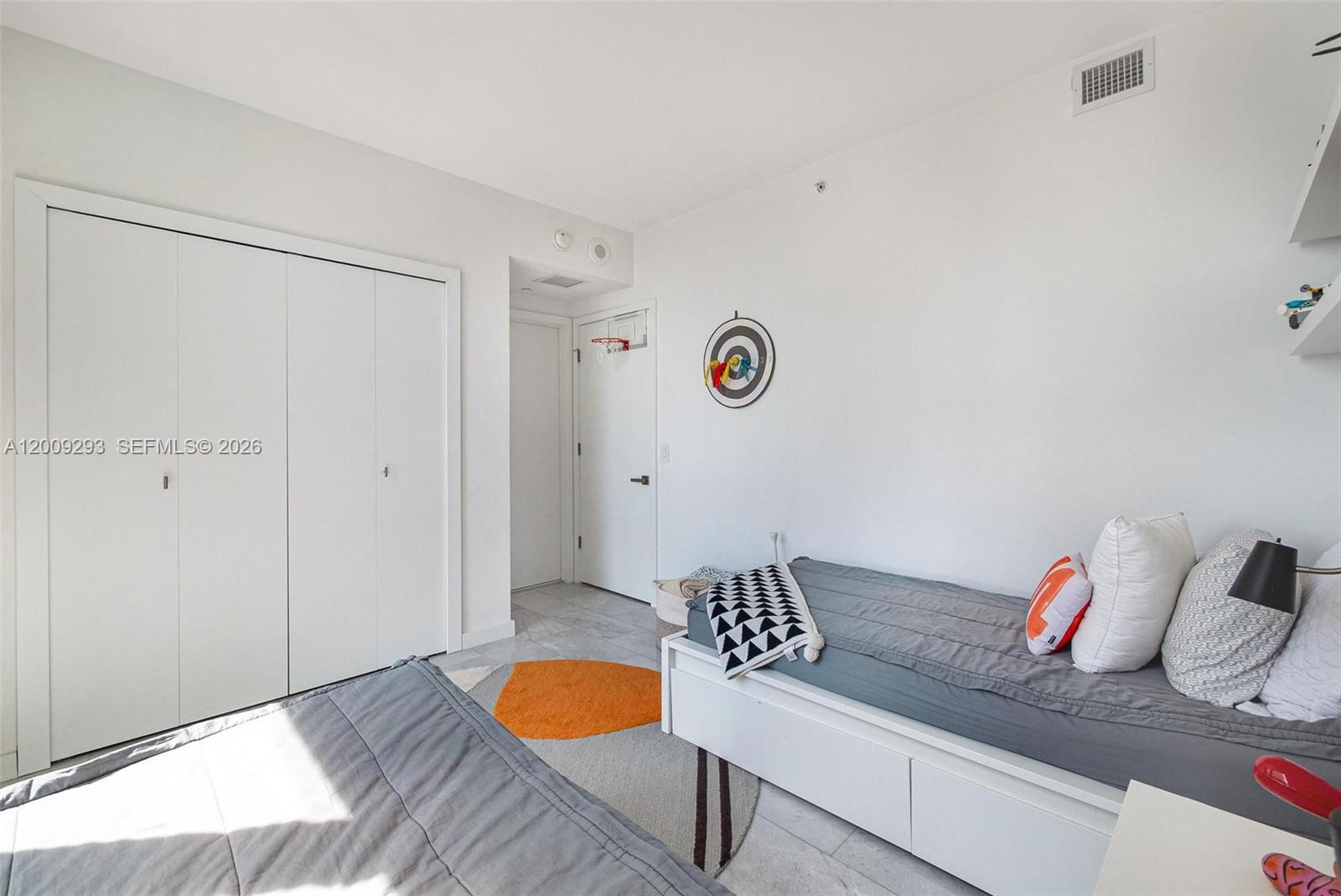 650 NE 32nd St #2101 Miami, FL 33137