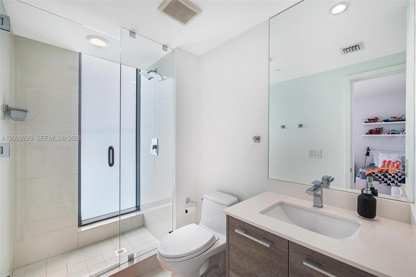 650 NE 32nd St #2101 Miami, FL 33137