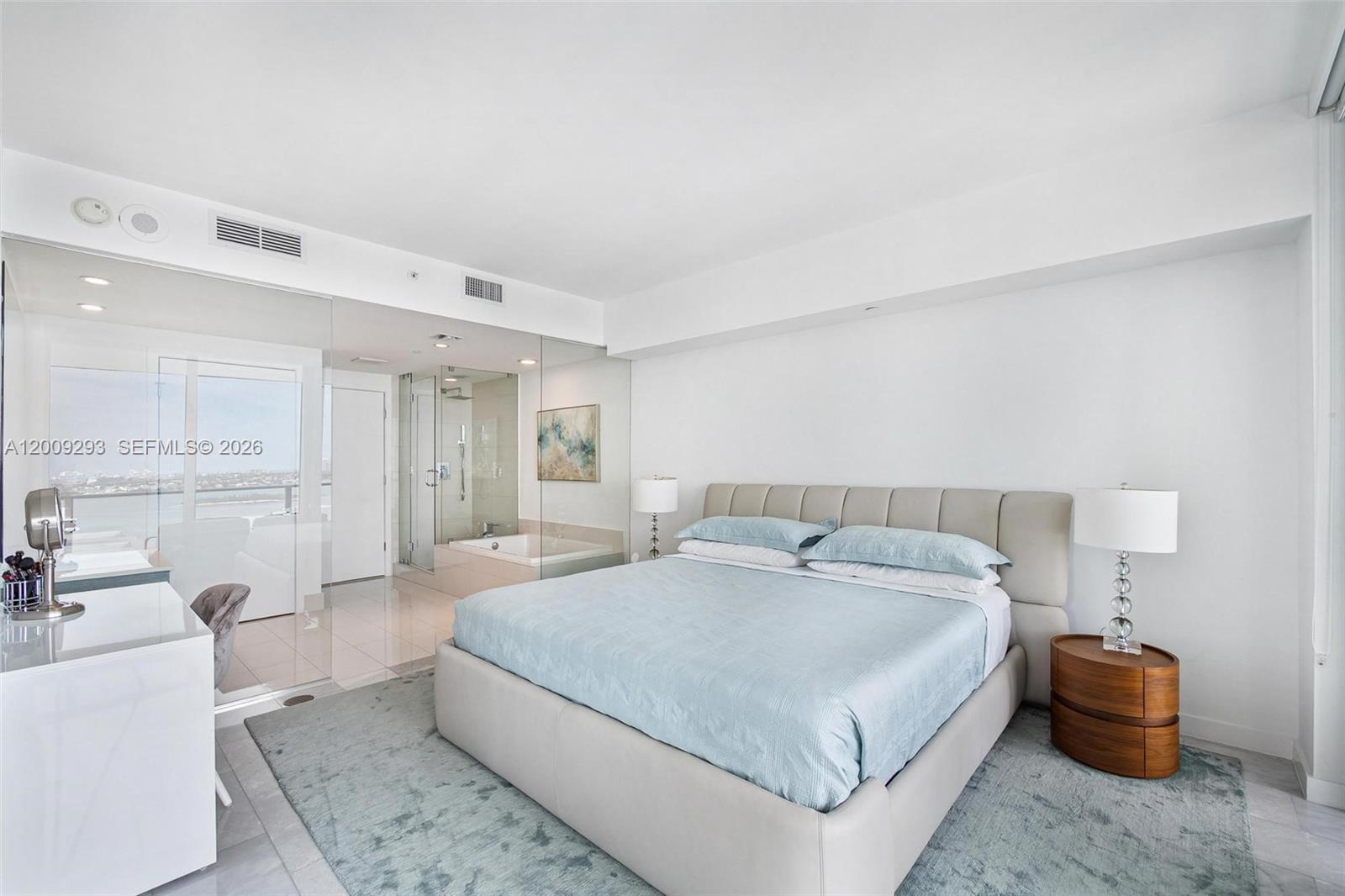 650 NE 32nd St #2101 Miami, FL 33137