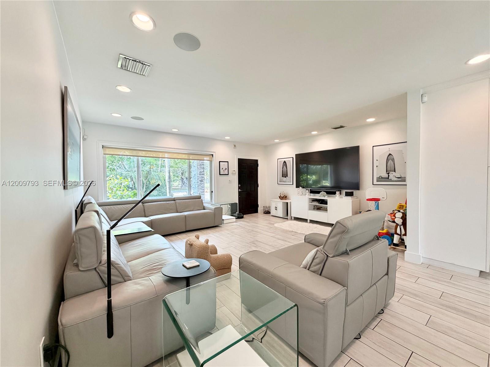 823 NE 107th St Biscayne Park, FL 33161