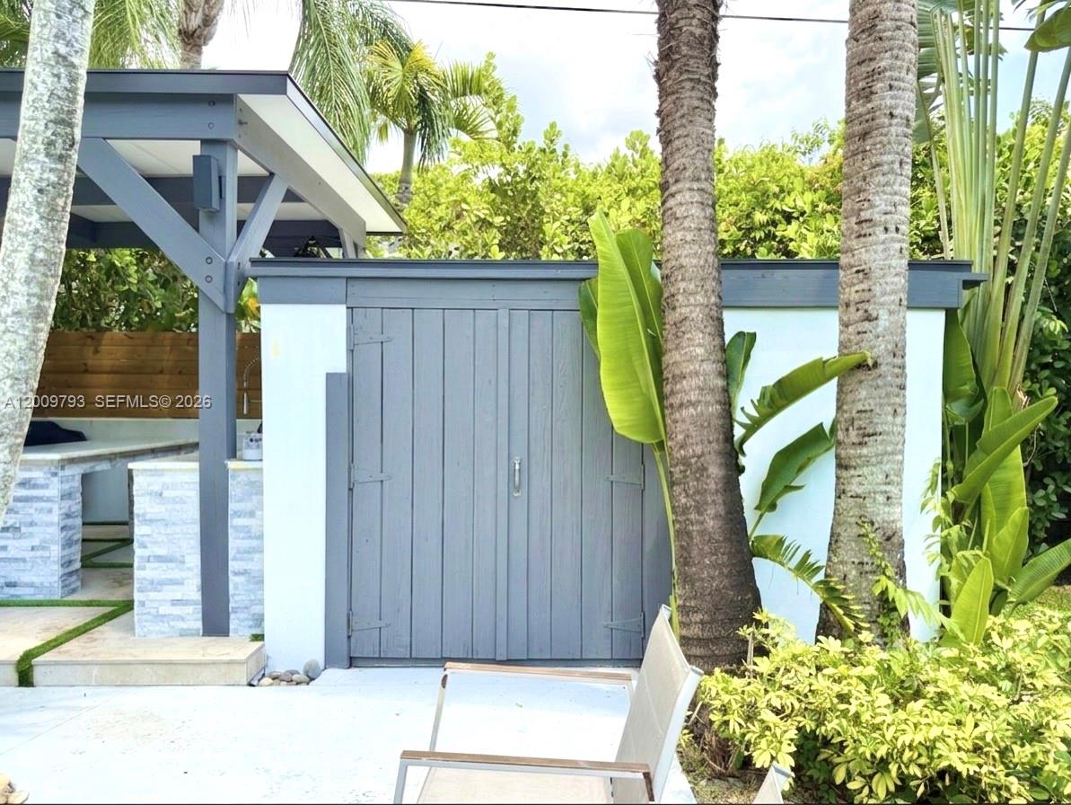 823 NE 107th St Biscayne Park, FL 33161