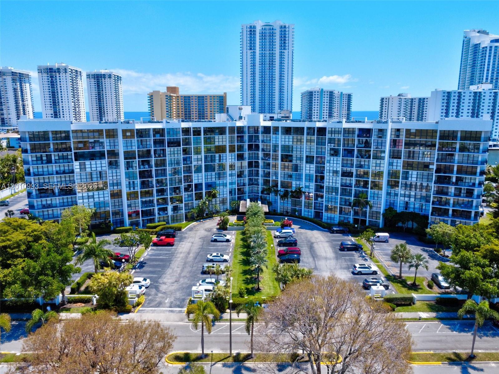1000 Parkview Dr #104