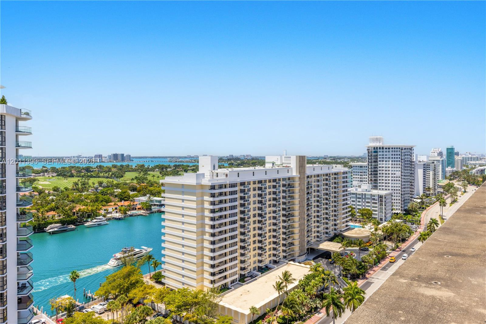 5445 Collins Ave #TS11