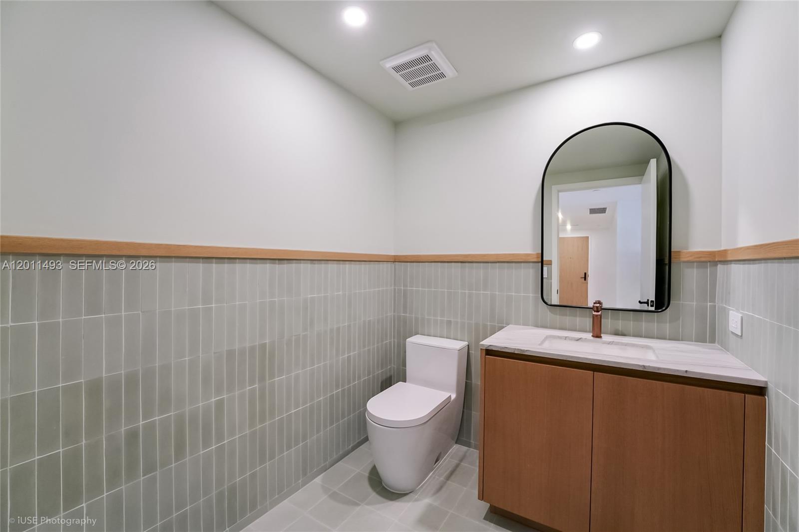 1177 Kane Concourse #405 Bay Harbor Islands, FL 33154