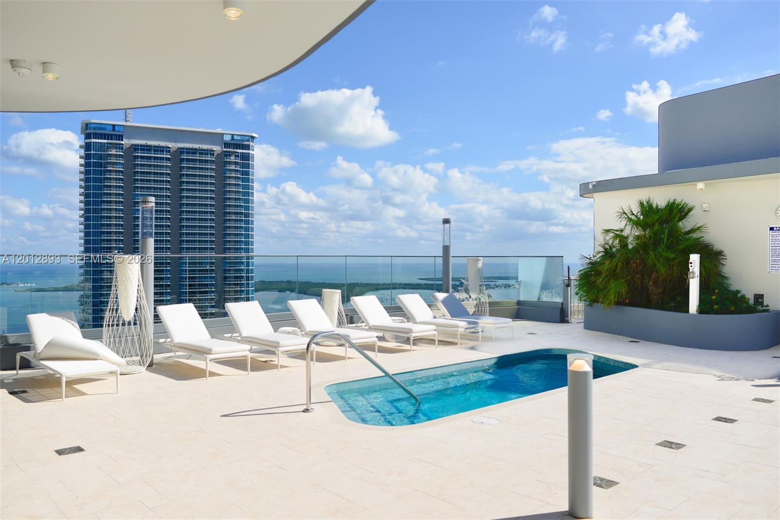 image Brickell Flatiron18