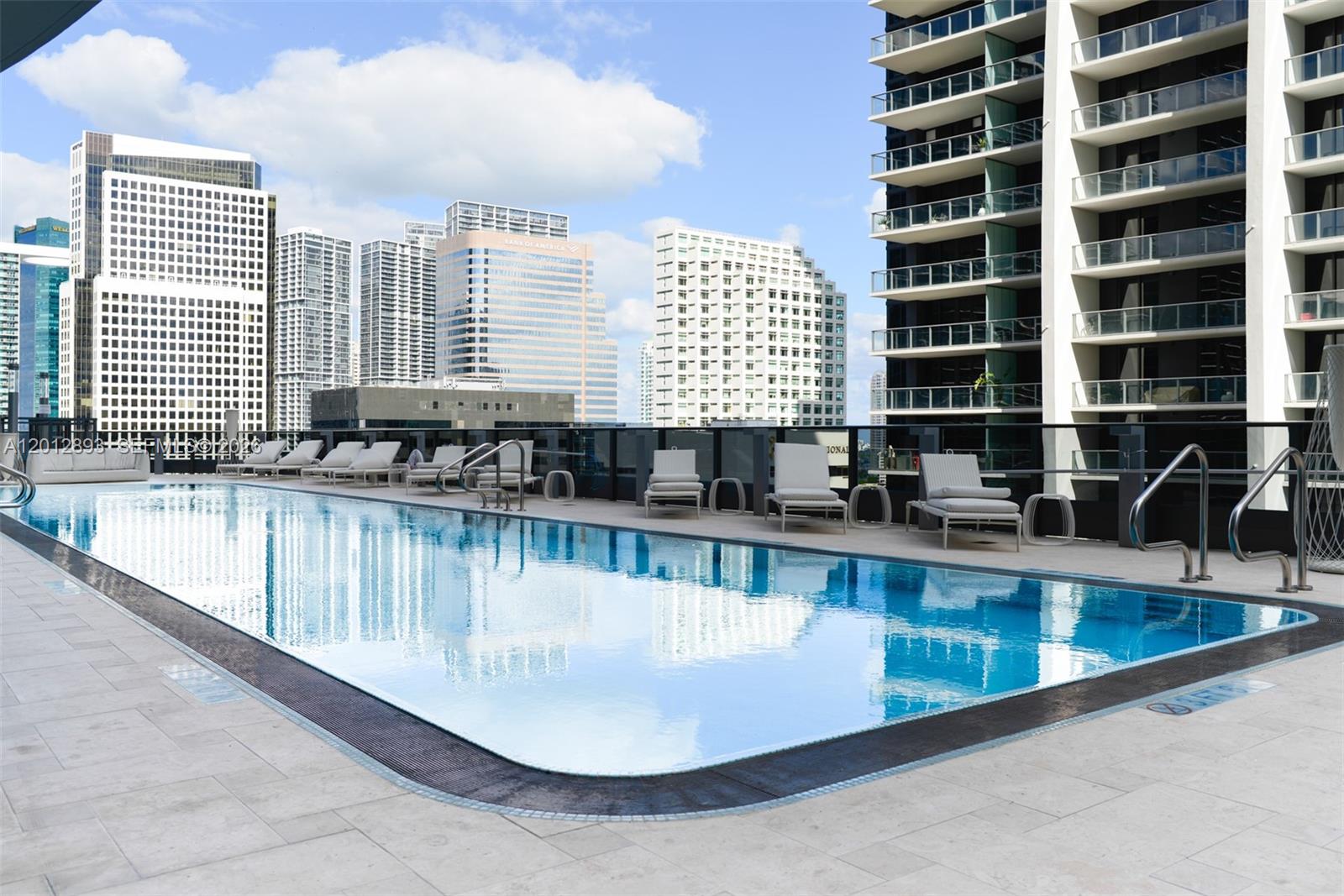 image Brickell Flatiron30