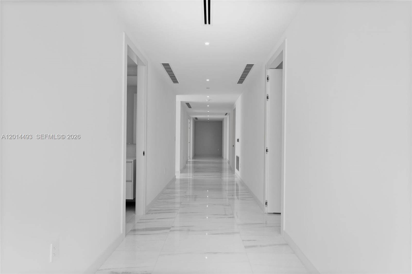 300 Biscayne Blvd Way #3801 Miami, FL 33131