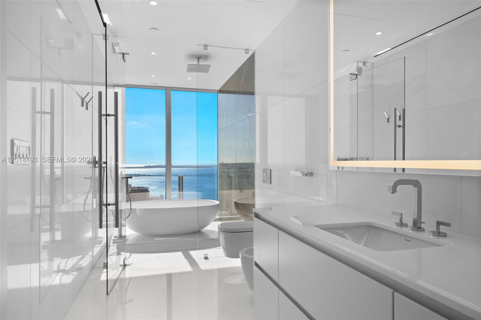 300 Biscayne Blvd Way #3801 Miami, FL 33131