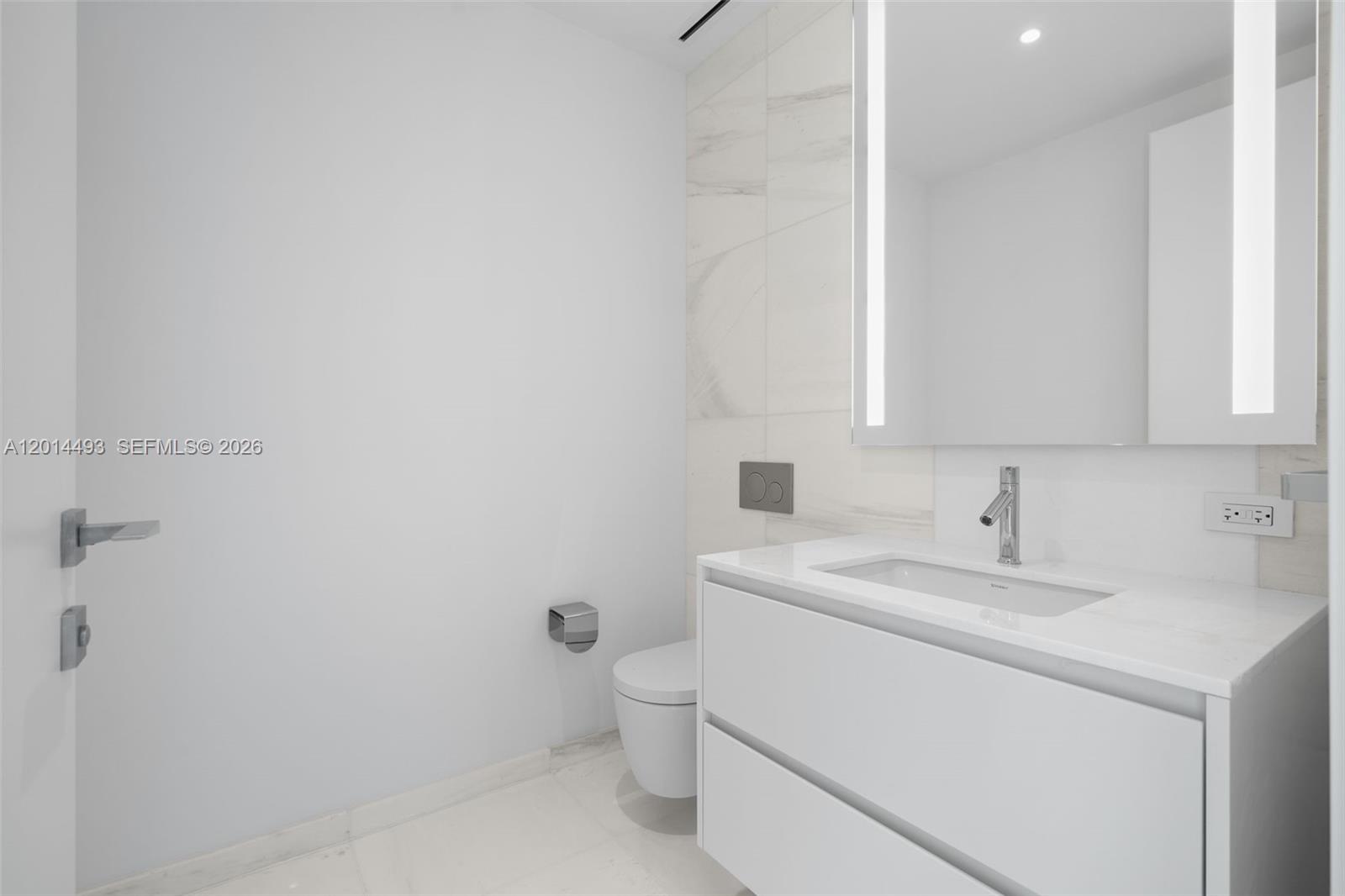 300 Biscayne Blvd Way #3801 Miami, FL 33131