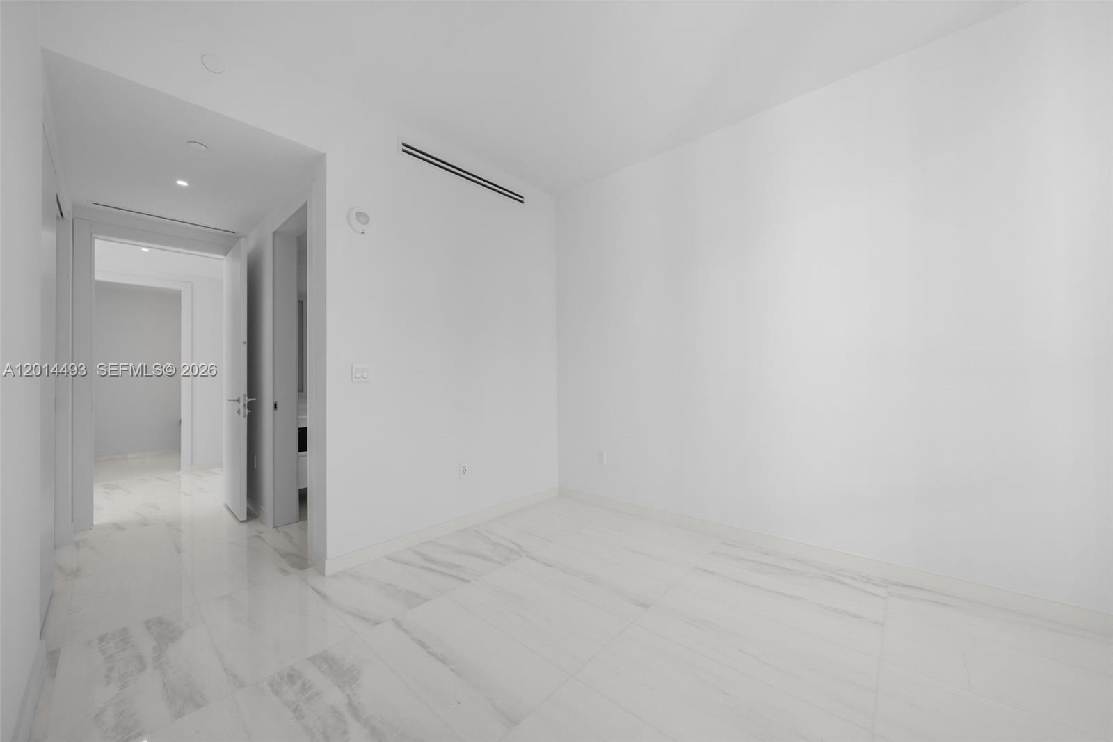 300 Biscayne Blvd Way #3801 Miami, FL 33131