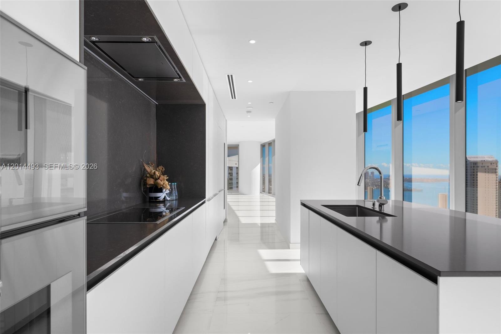 300 Biscayne Blvd Way #3801 Miami, FL 33131