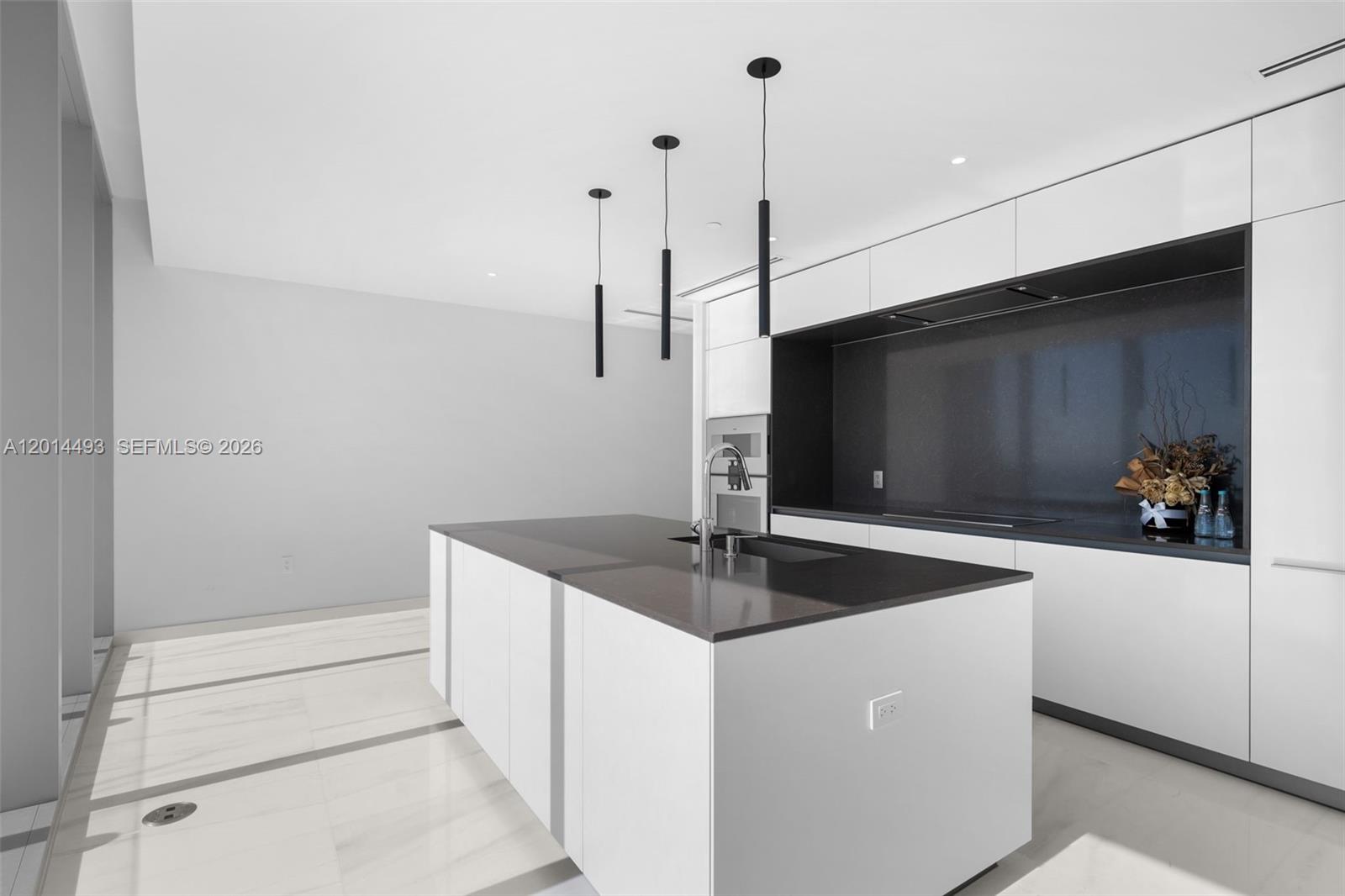 300 Biscayne Blvd Way #3801 Miami, FL 33131