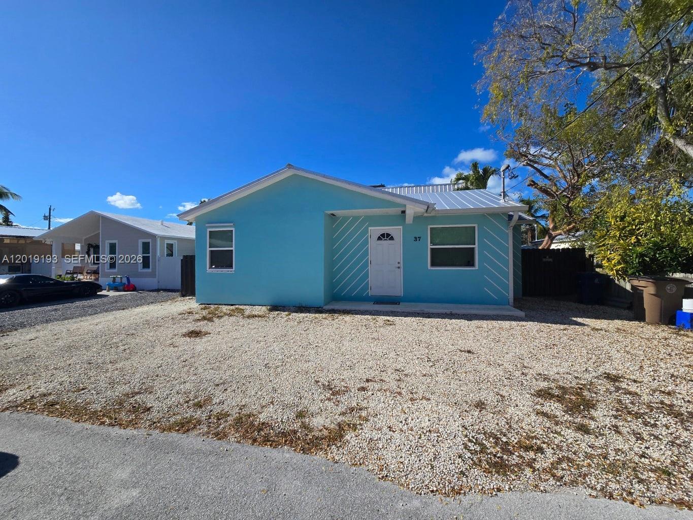 37 Orange Dr