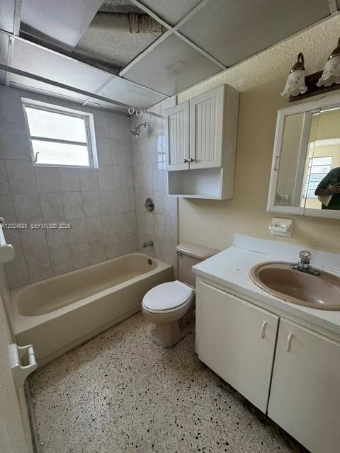 525 W 69th St #101 Hialeah, FL 33014