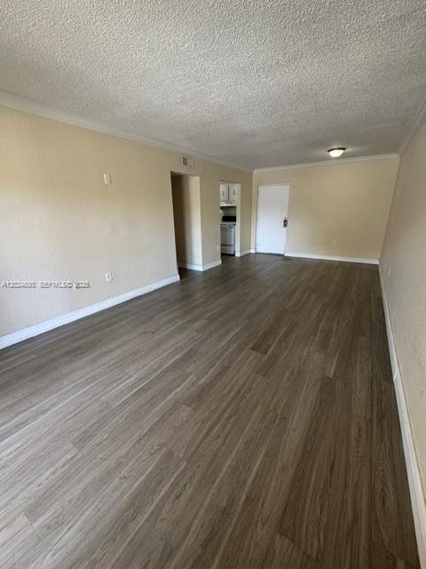 525 W 69th St #101 Hialeah, FL 33014