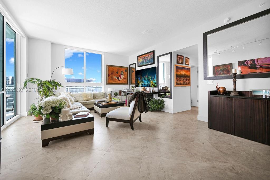 1900 N Bayshore Dr #5103 Miami, FL 33132