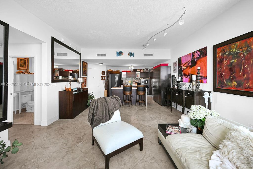 1900 N Bayshore Dr #5103 Miami, FL 33132