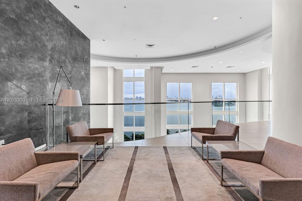 1900 N Bayshore Dr #5103 Miami, FL 33132