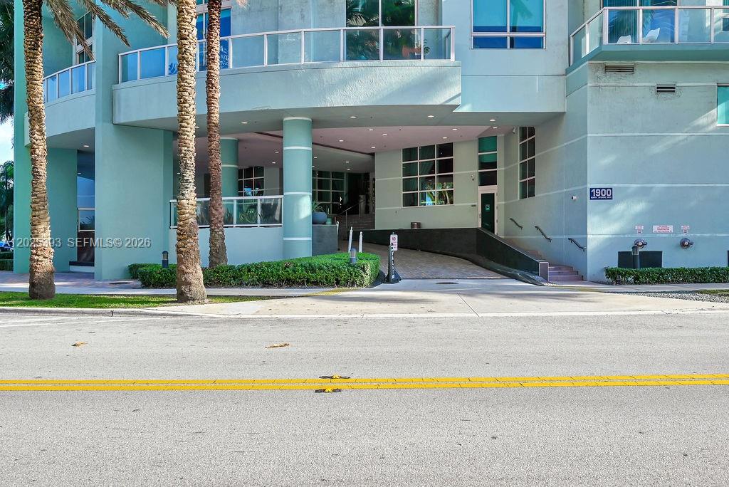 1900 N Bayshore Dr #5103 Miami, FL 33132