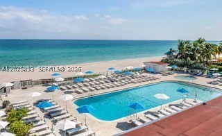 19201 Collins Ave #503