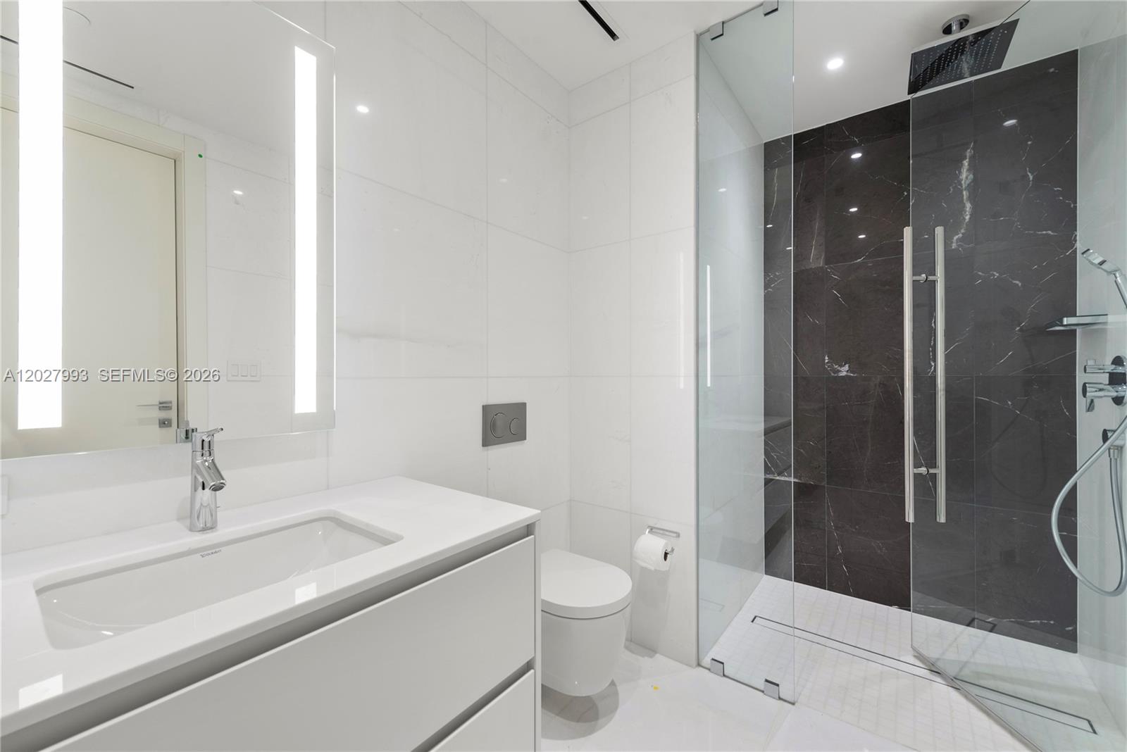 300 Biscayne Blvd Way #3905W Miami, FL 33131