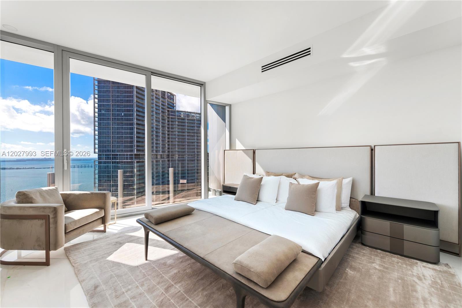 300 Biscayne Blvd Way #3905W Miami, FL 33131