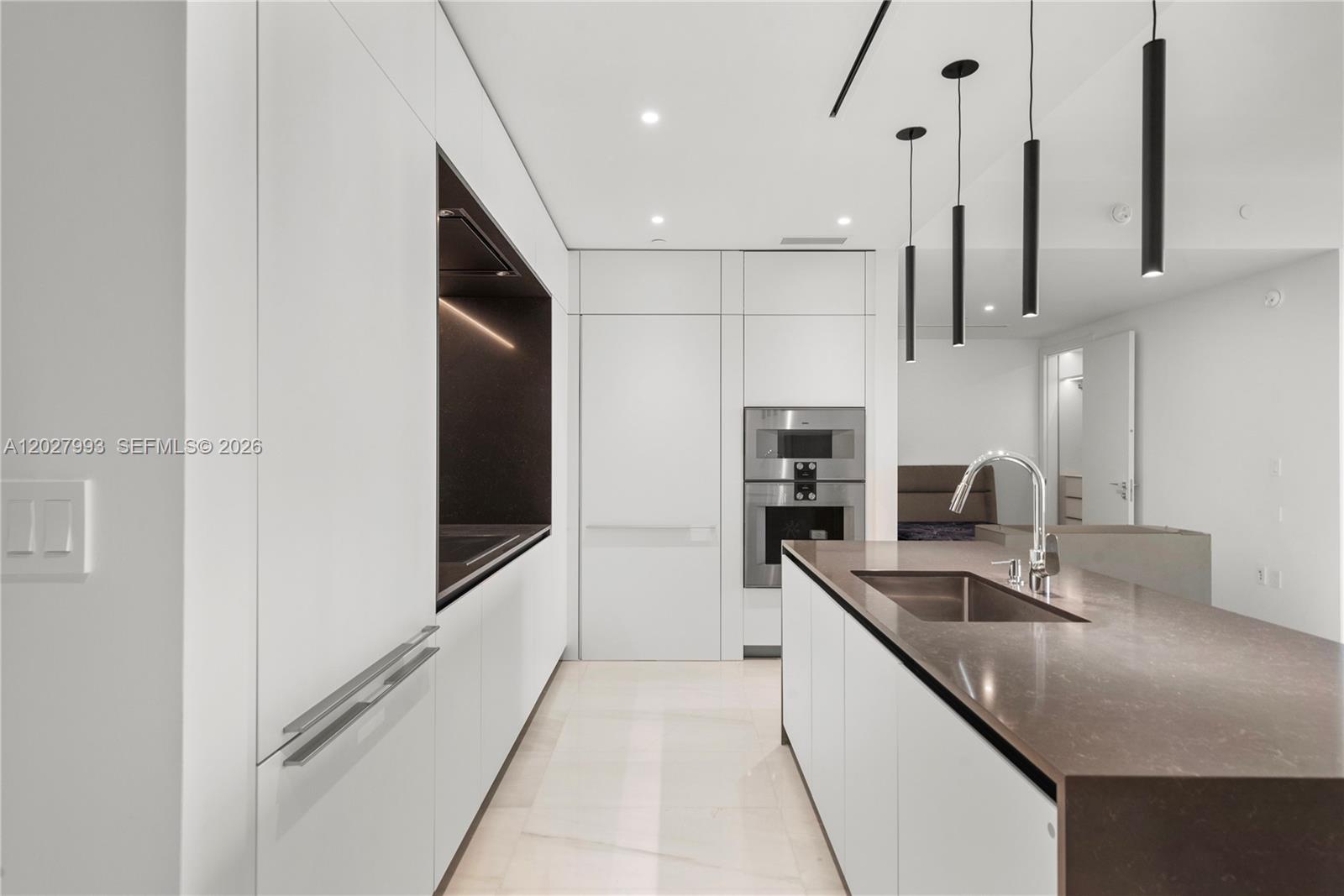 300 Biscayne Blvd Way #3905W Miami, FL 33131