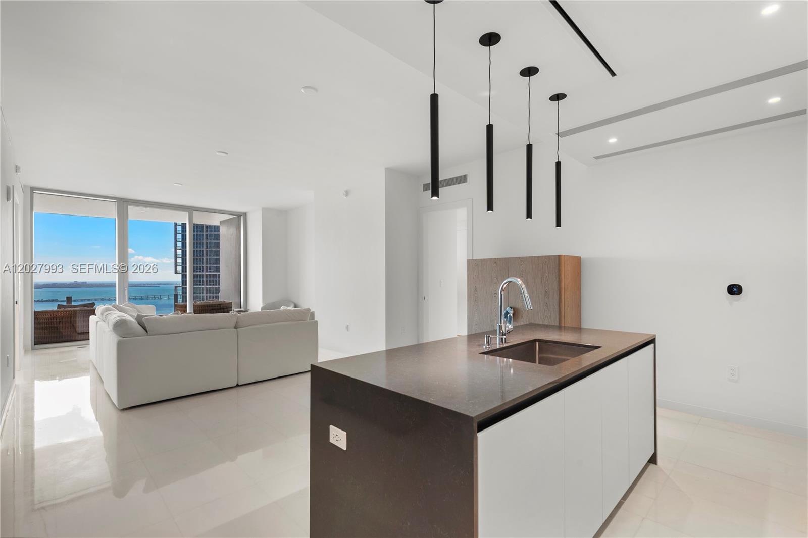 300 Biscayne Blvd Way #3905W Miami, FL 33131