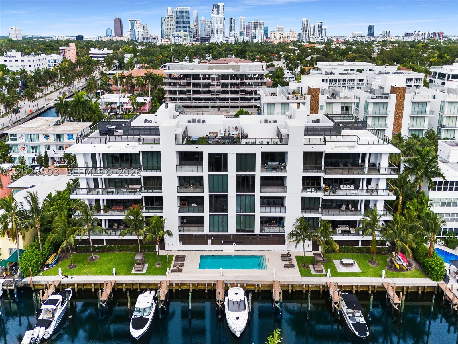 30 Isle Of Venice Dr #403