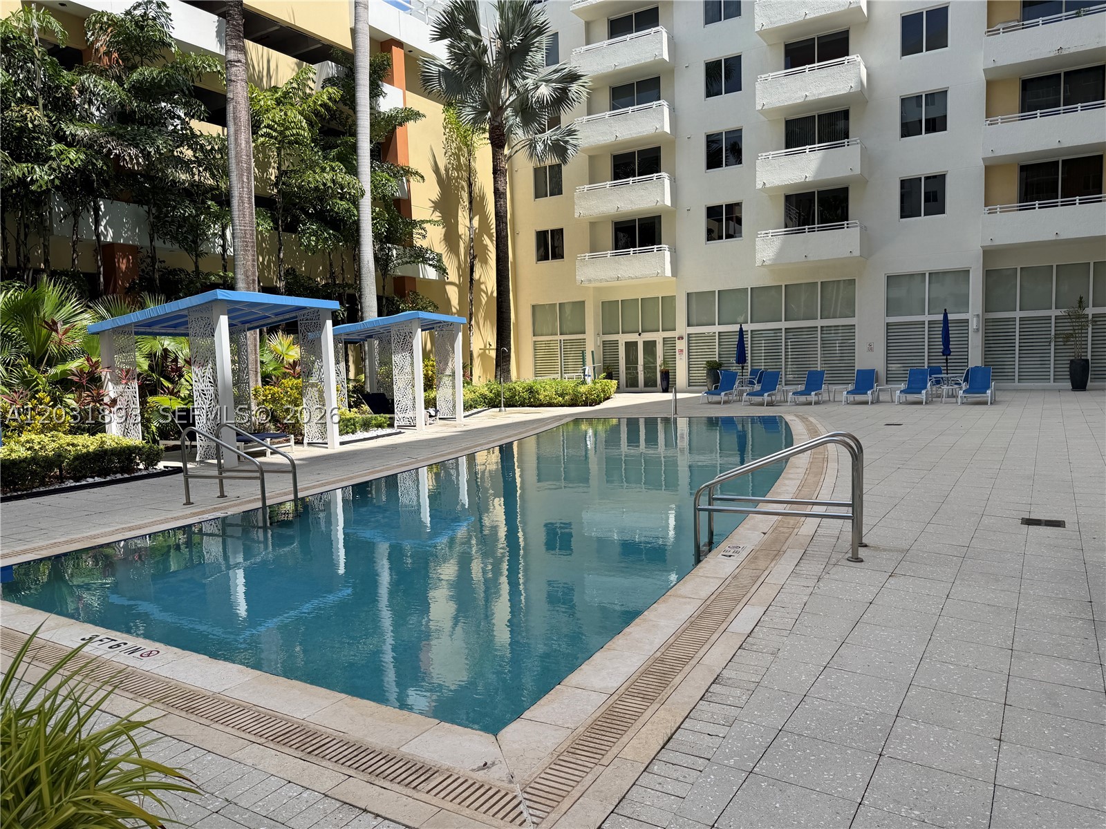 image The Venture at Aventura15