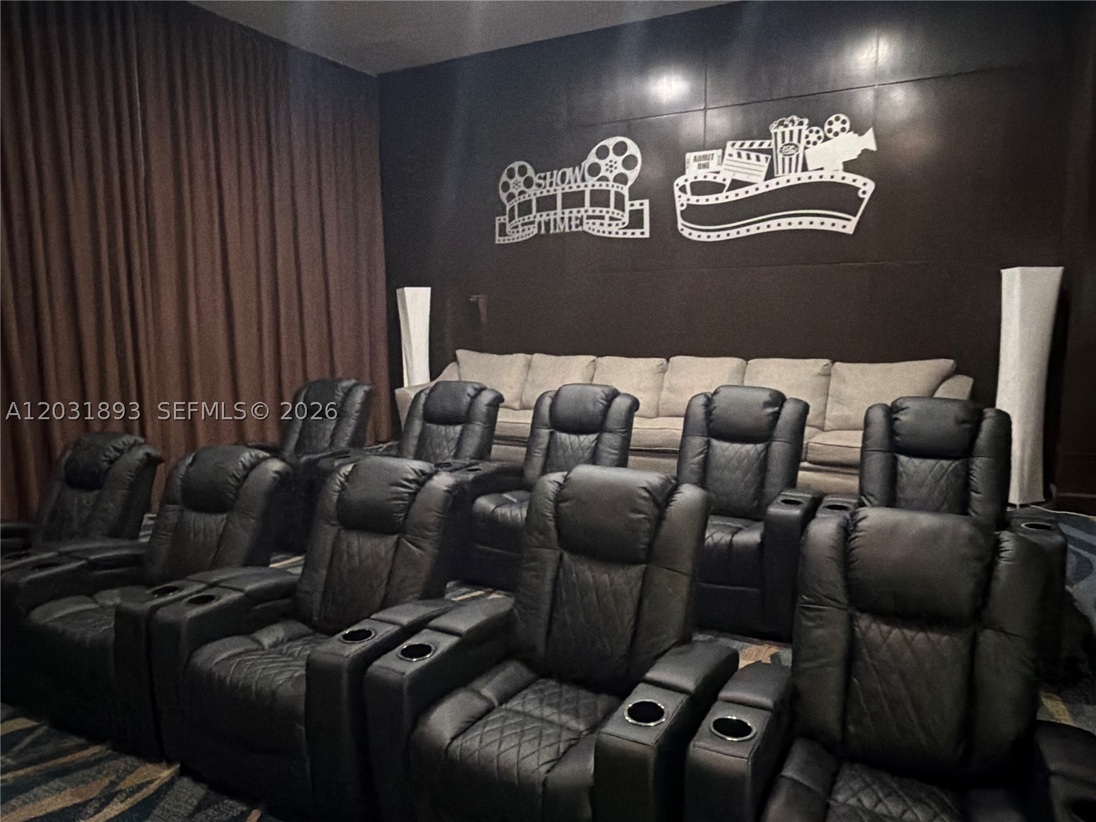 image The Venture at Aventura16