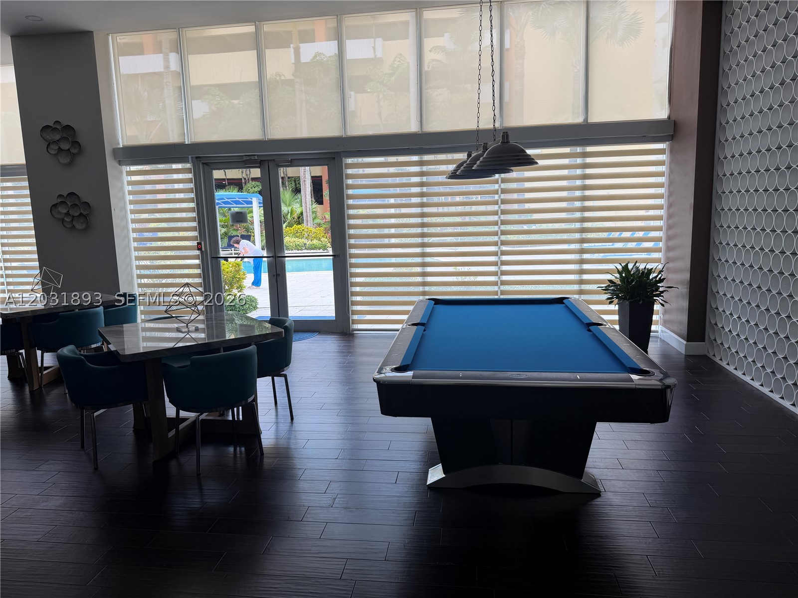 image The Venture at Aventura23