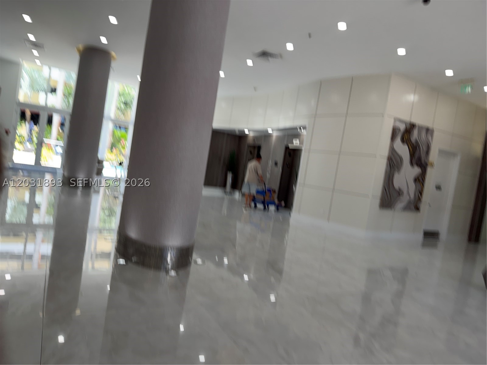image The Venture at Aventura28