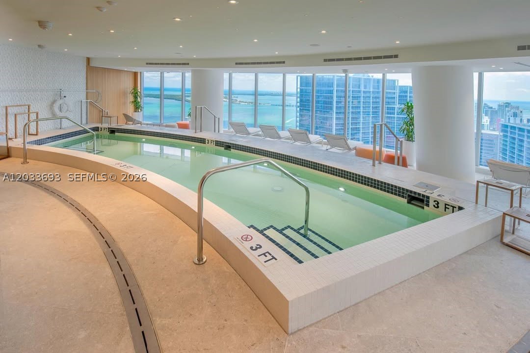 image Aston Martin Residences22