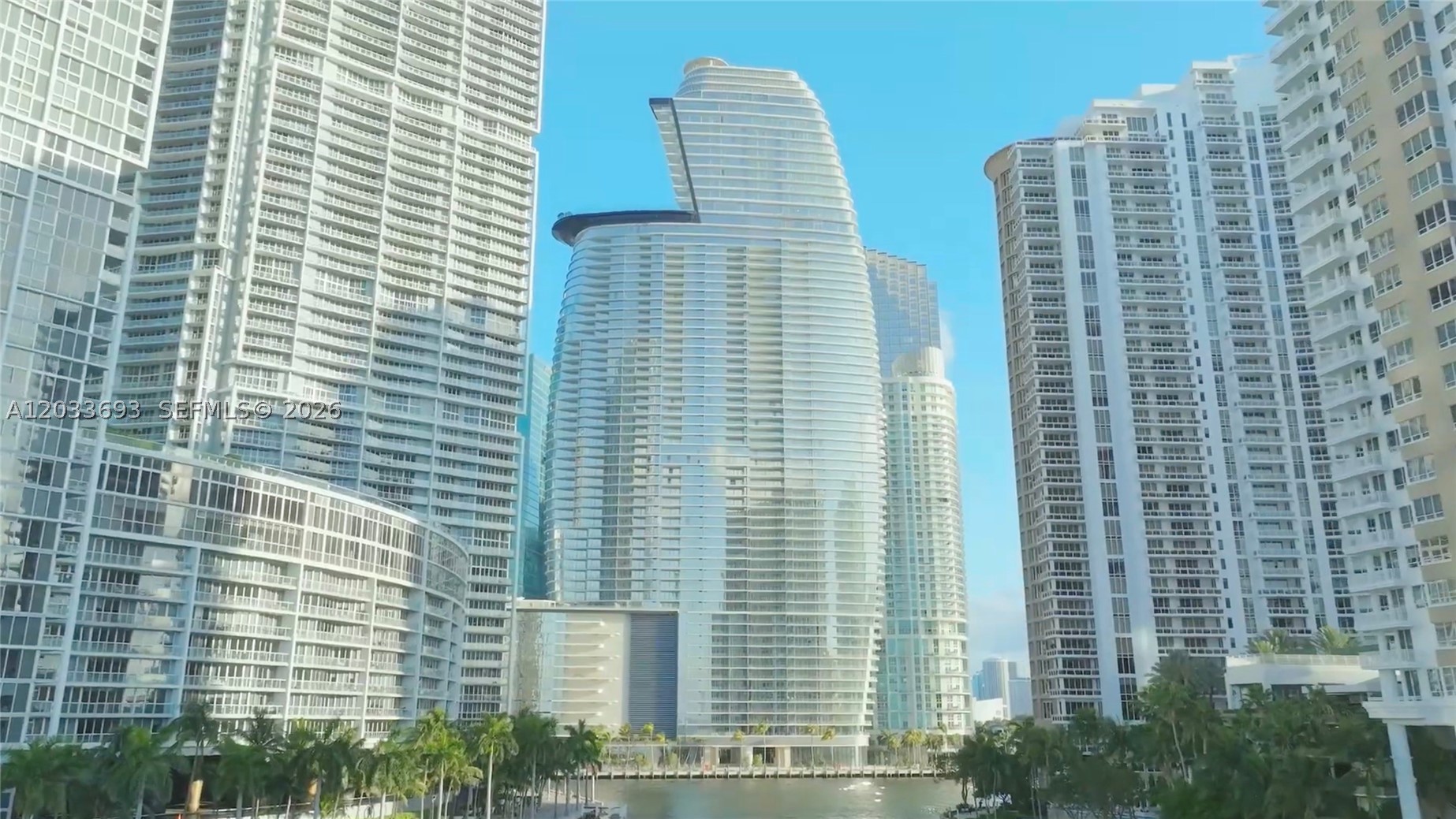 image Aston Martin Residences54