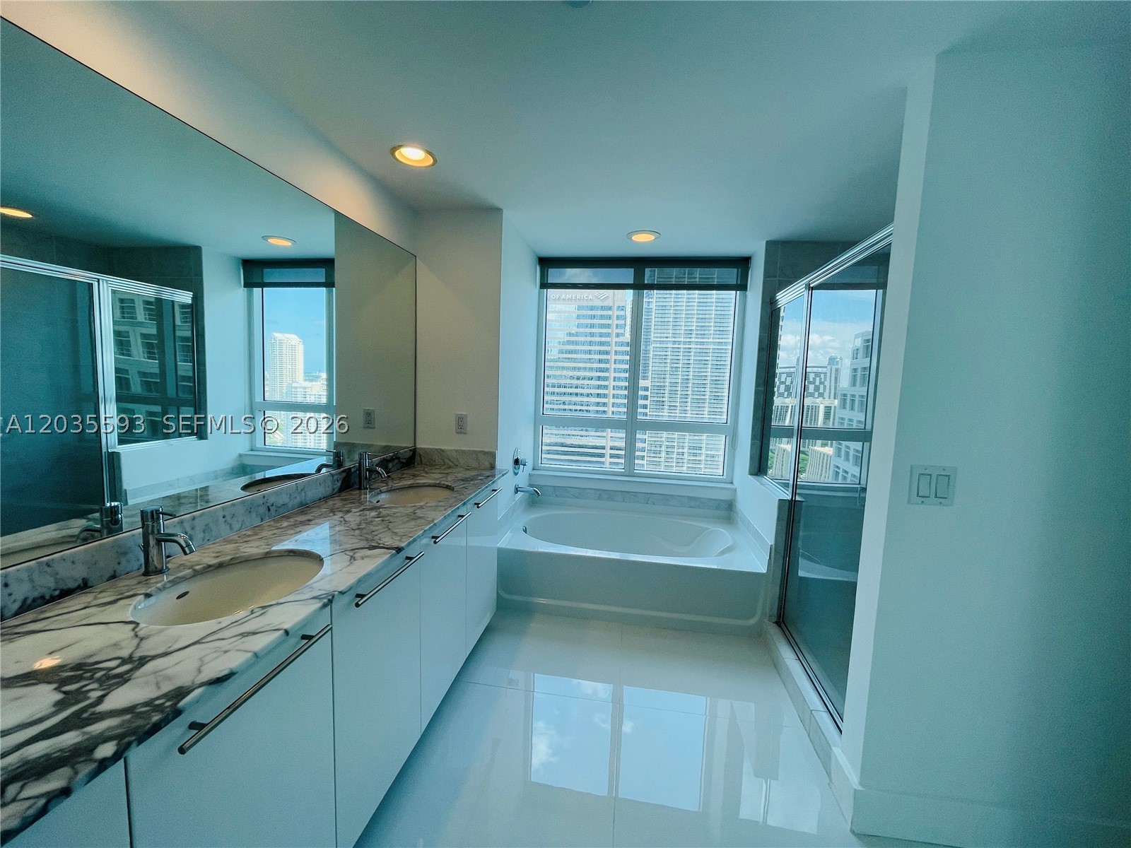image The Plaza on Brickell East18